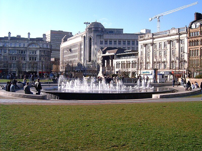 File:Piccadilly Gardens.jpg