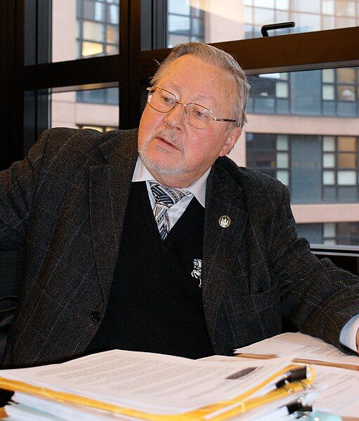 File:Vytautas Landsbergis 2009.JPG