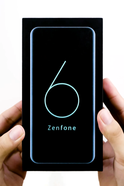 File:ZenFone 6 Box.png