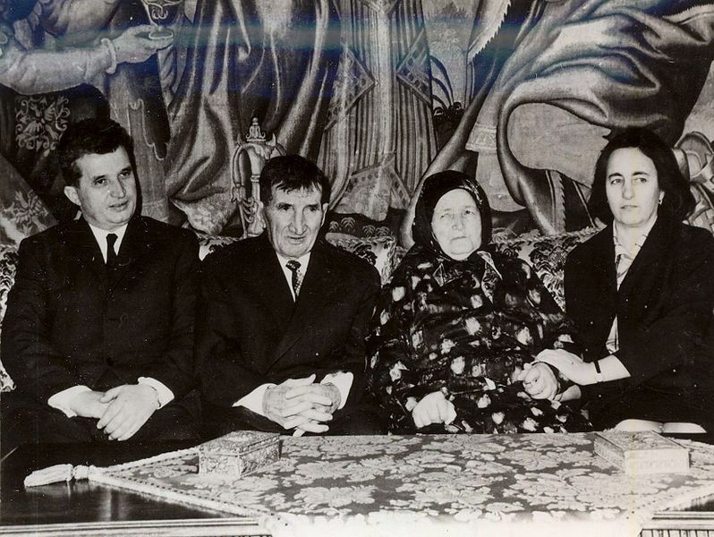 File:545.Ceausescu family.jpg