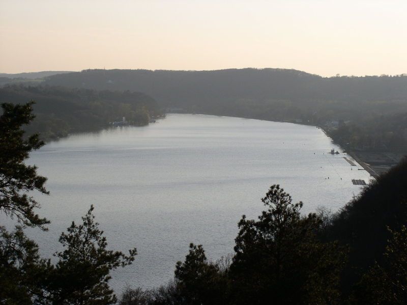 File:Baldeneysee Abends Essen.jpg