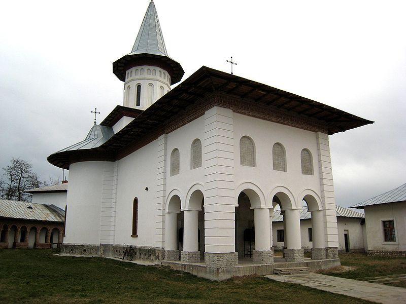 File:Biserica Manastirii Glavacioc.jpg