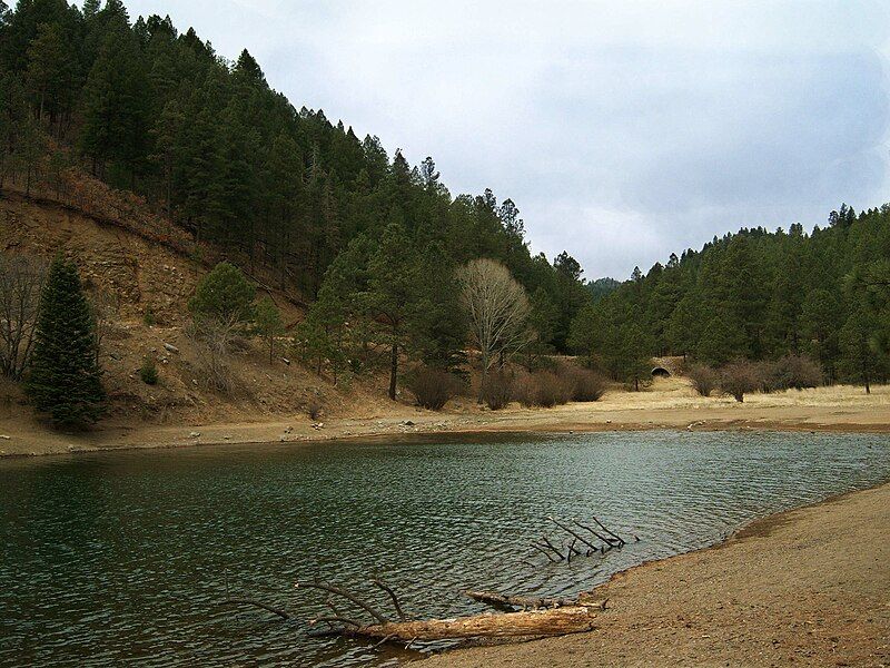 File:Bonito Lake.jpg