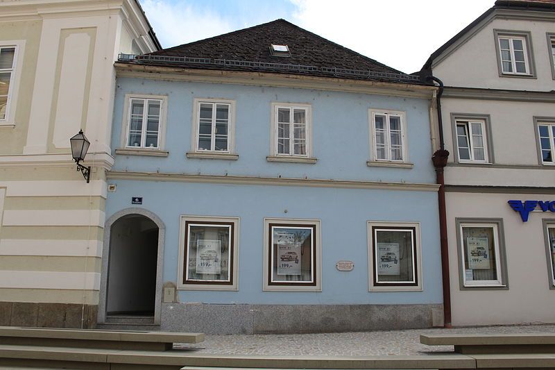 File:Hauptplatz6Melk.JPG