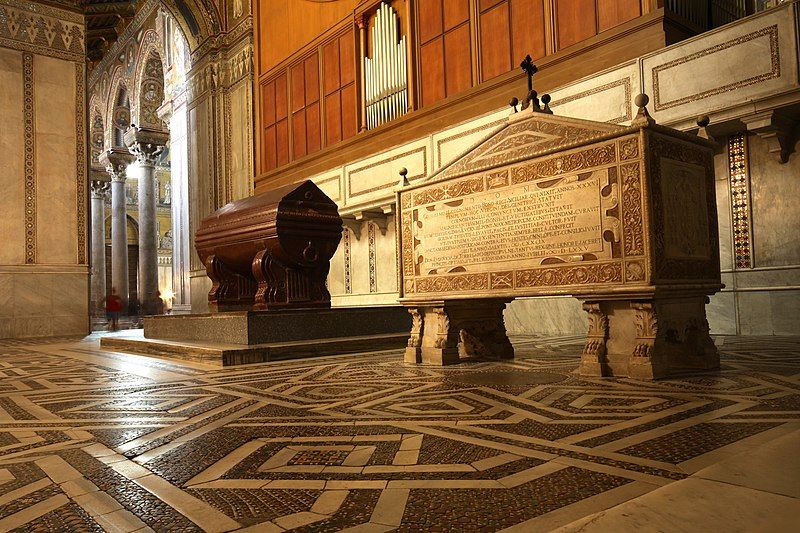 File:Imperial sarcophagi Monreale48.jpg