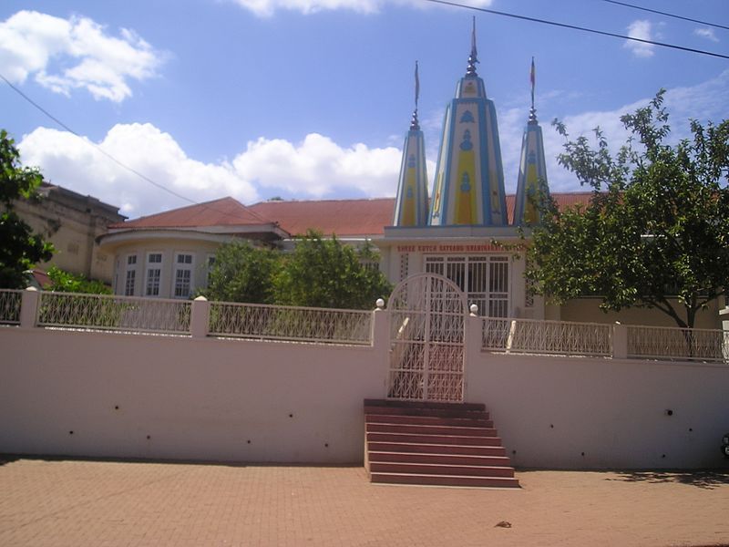 File:Kampala Mandir.jpg