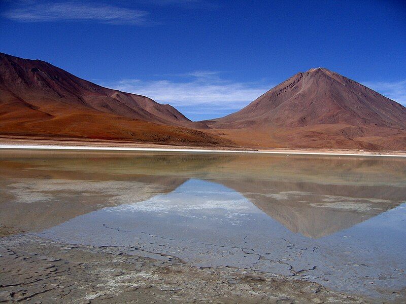 File:Laguna Verde1, Bolivia.jpg