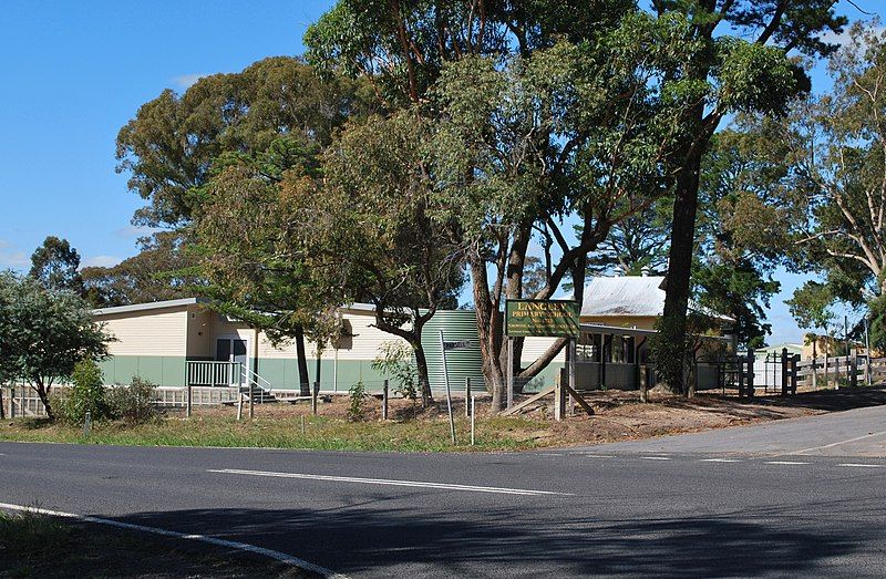 File:Langley Primary School.JPG