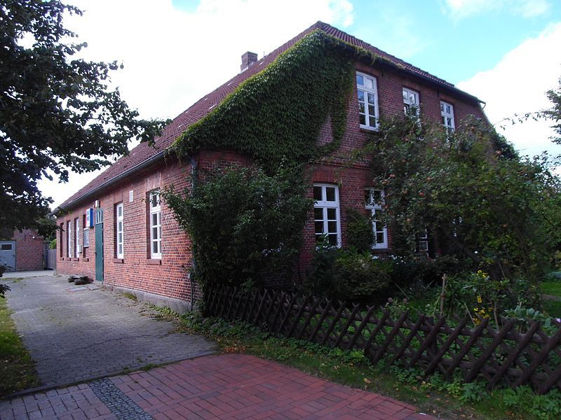 File:Organistenhaus Bederkesa.JPG