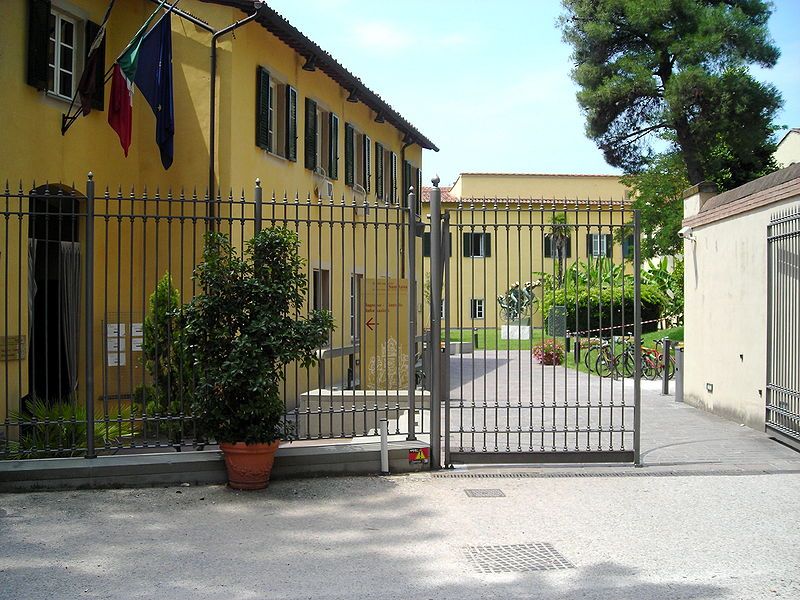 File:SSSA main gate.jpg