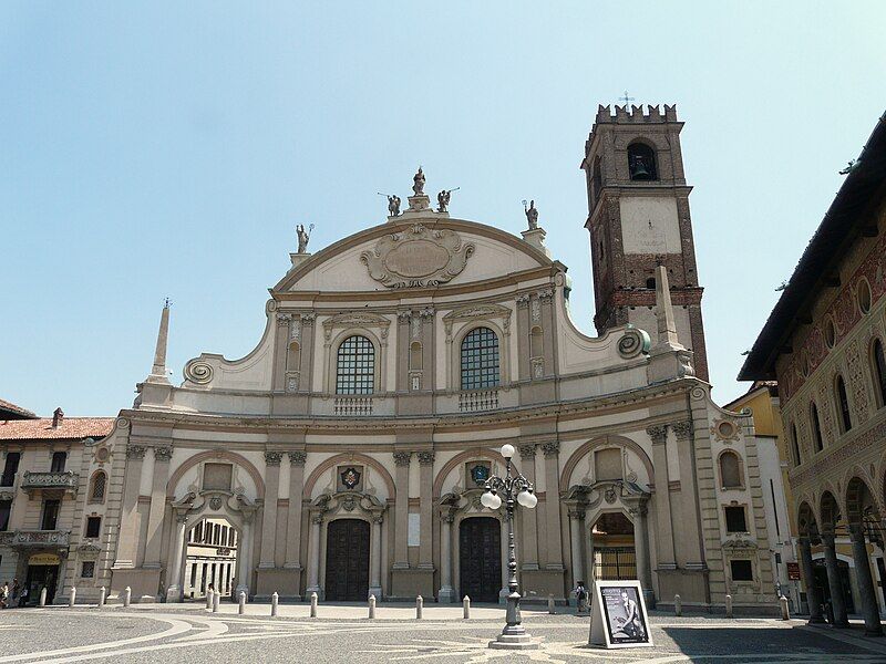 File:Vigevano-duomo2-2010.jpg