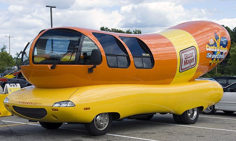 File:Wienermobile-Bologna.jpg