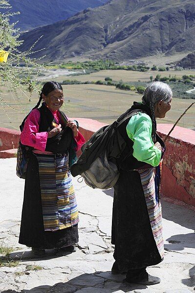 File:Yarlung Valley women.jpg