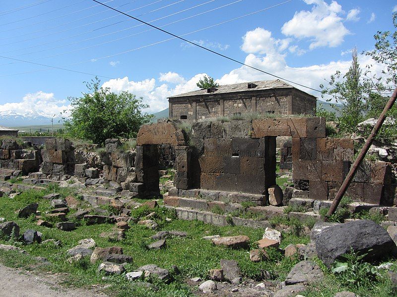 File:Yeghvard, Ruined Basilica1.JPG