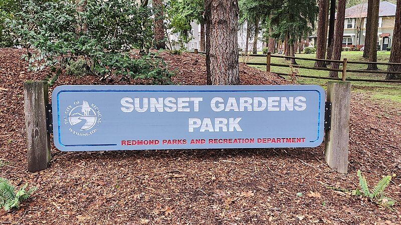 File:20221230 SunsetGardensPark RedmondWA.jpg