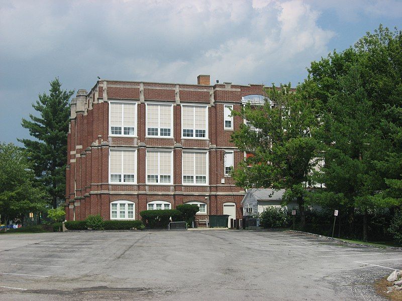 File:Aigler Alumni Building.jpg