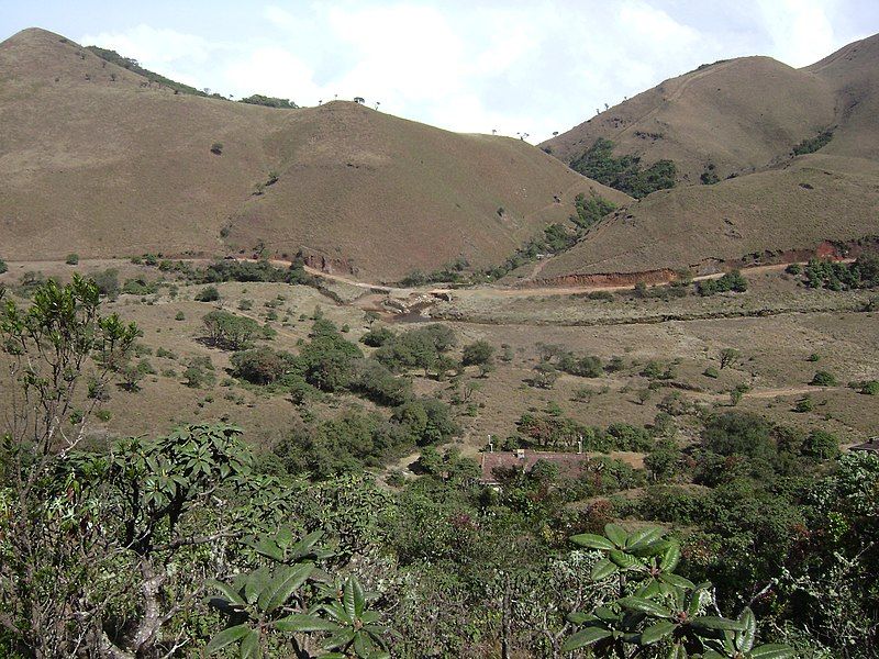 File:Bangitapal Trekking Shed.jpg