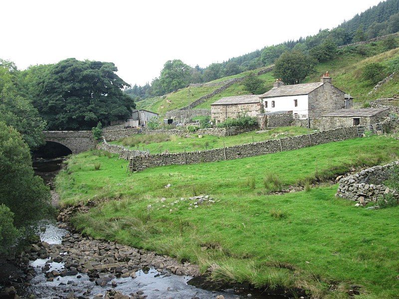 File:Banks Bridge, Garsdale.jpg