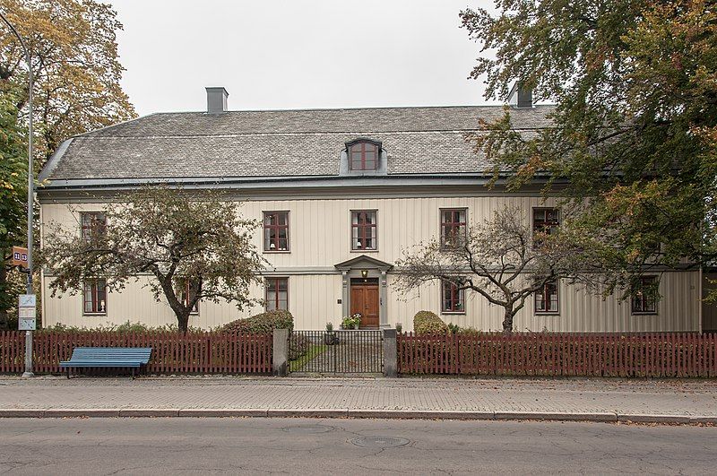 File:Biskopsgården, Karlstad.jpg