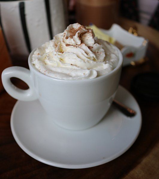 File:Caffè con panna.jpg