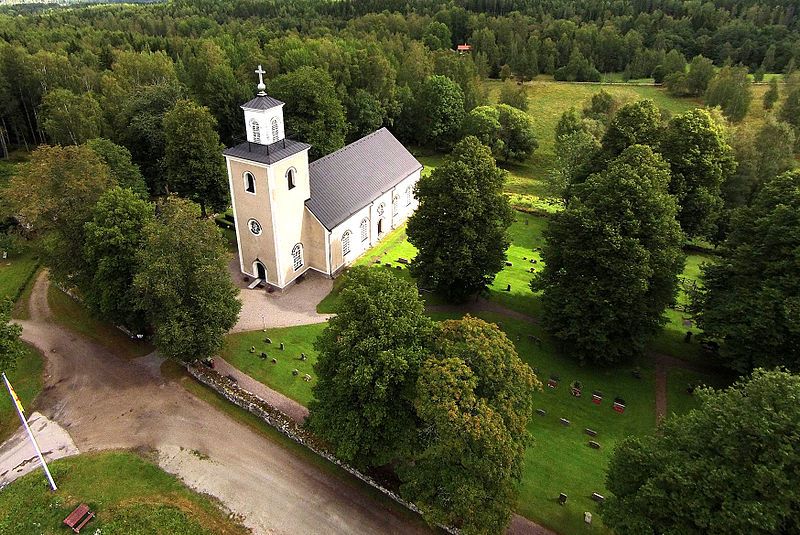 File:Gunnilbo kyrka 140820.jpg