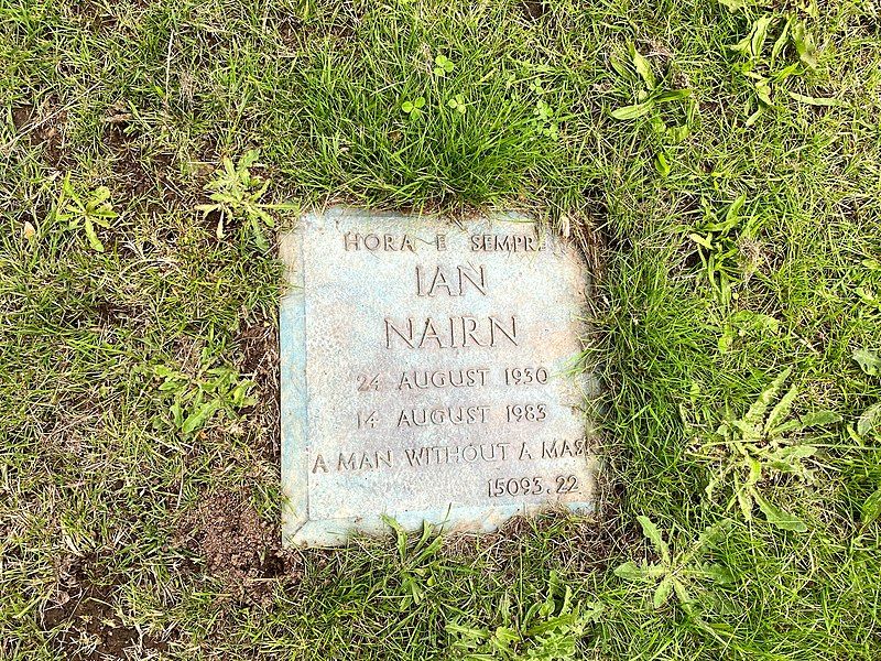 File:Ian Nairn Grave.jpg