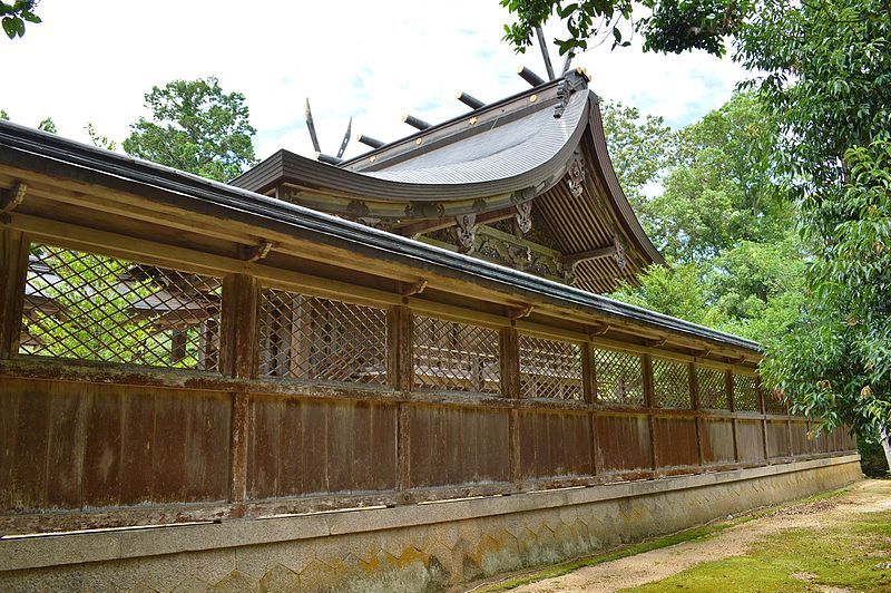 File:Izushi-jinja honden.JPG