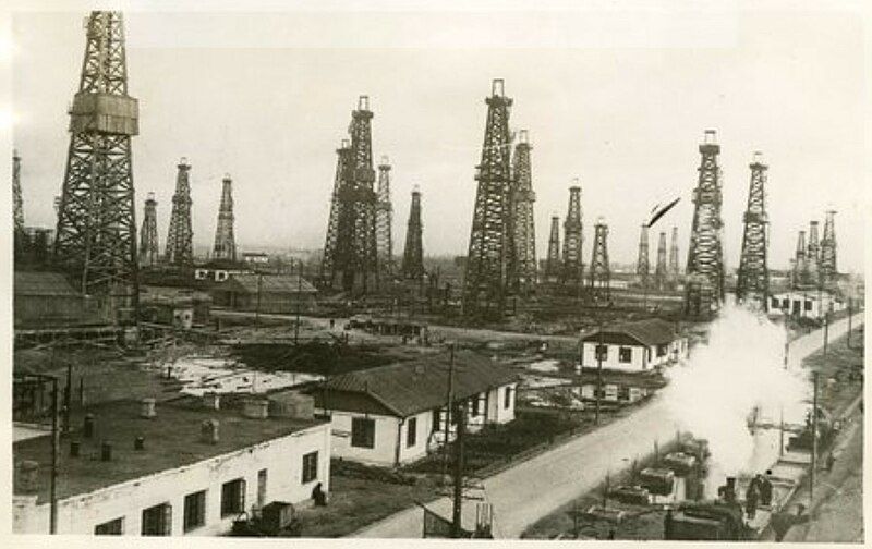 File:Kaganovich Oilfield 1940.jpg