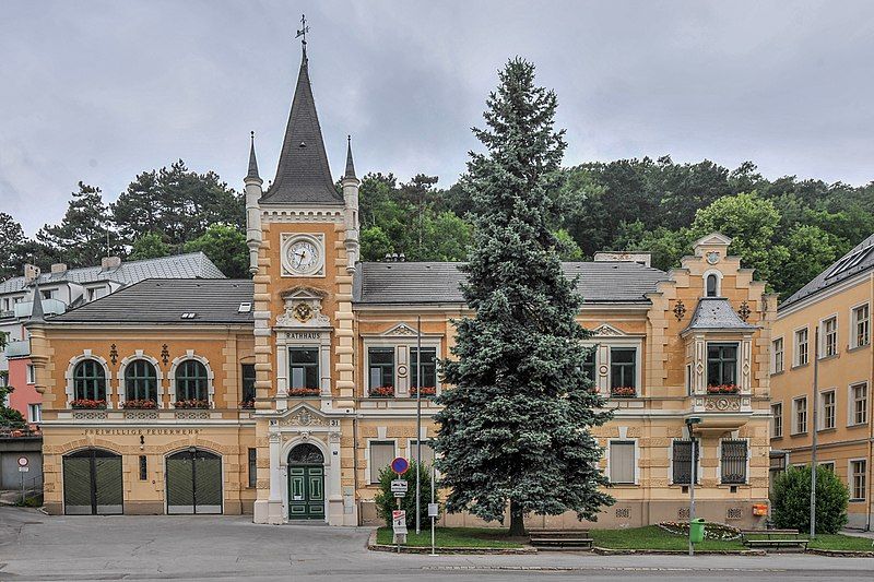 File:Kaltenleutgeben Rathaus.jpg