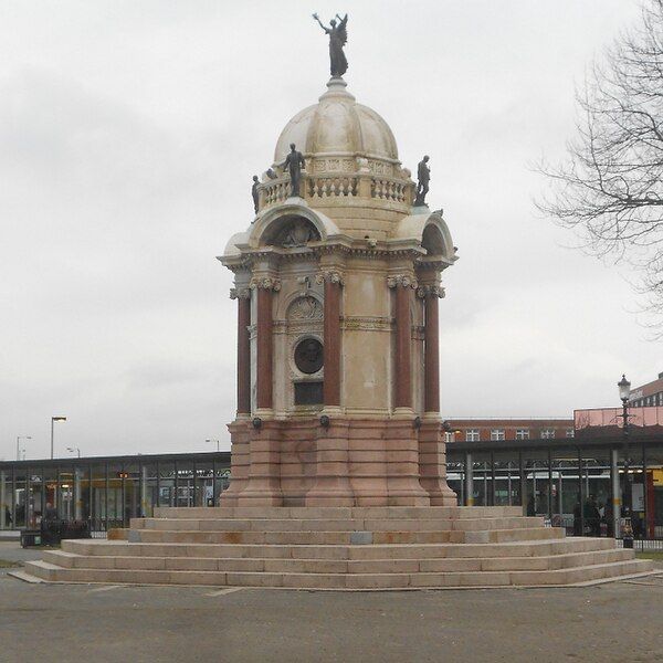 File:Kay Monument, Bury.jpg