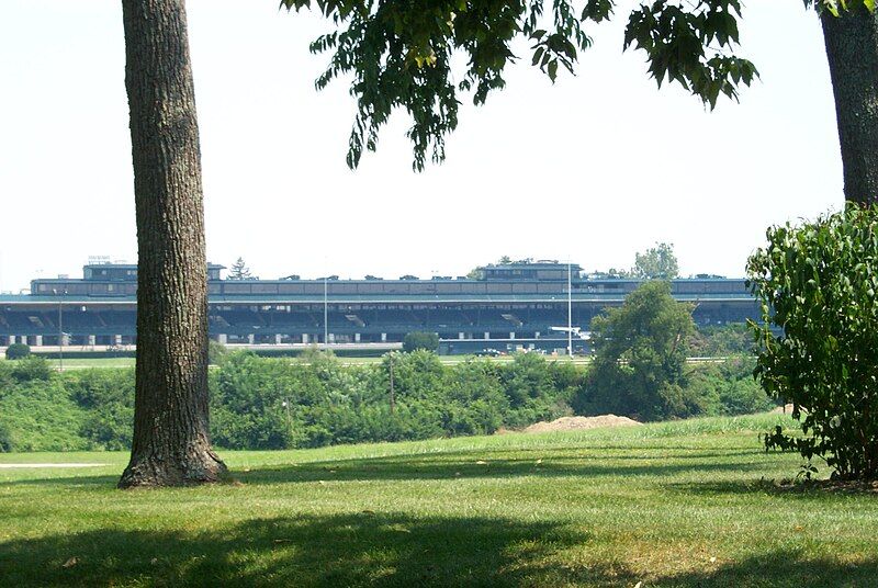 File:Keeneland racetrack.JPG