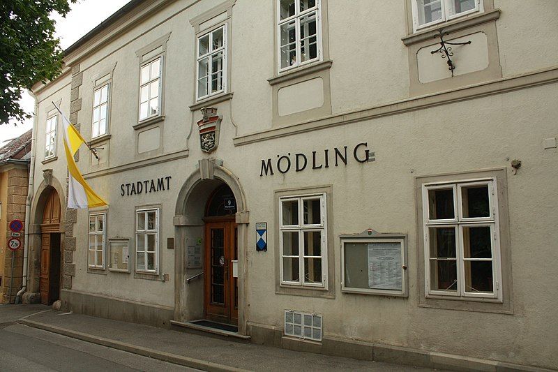 File:Mödling 8652.jpg