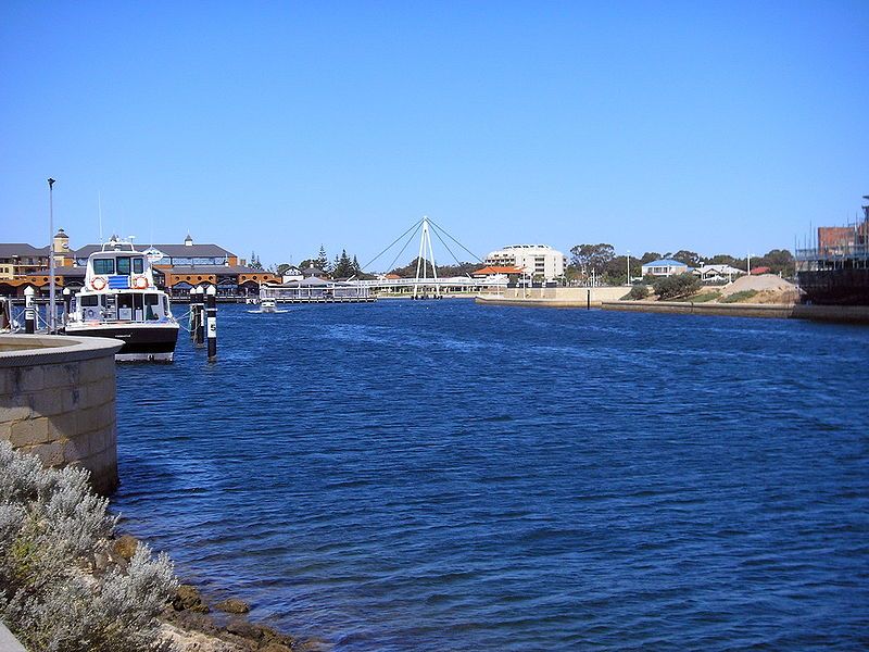 File:Mandurah Ocean Marina-01.jpg