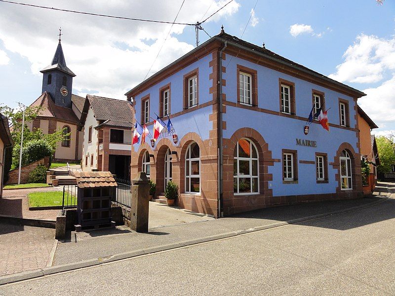 File:Menchhoffen Mairie.JPG