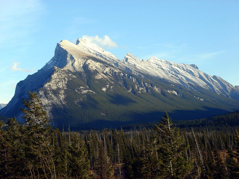 File:Mount Rundle.jpg