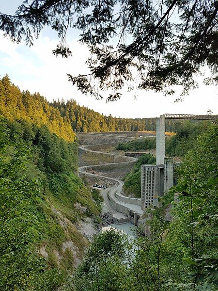 File:Mud Mountain Dam.jpg