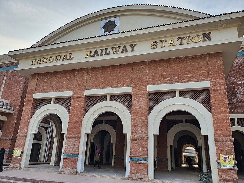 File:Narrowal railway station4.jpg