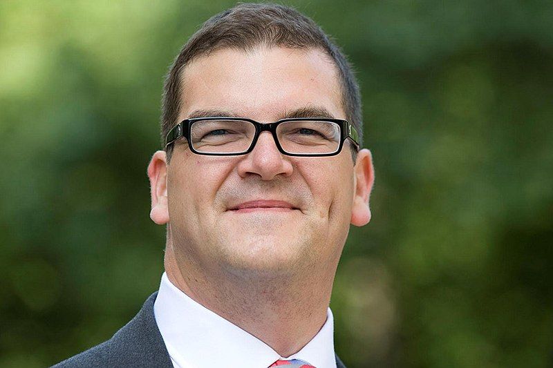 File:Olly Robbins.jpg