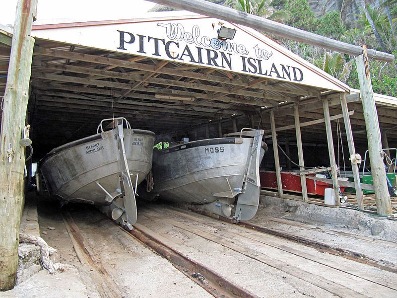 File:Pitcairn Longboats.jpg