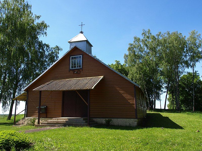 File:Puskos church3.jpg