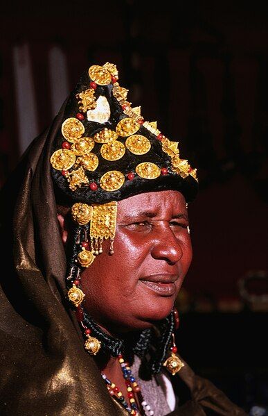 File:Songhai-woman-at-festival-frans-lemmens.jpg