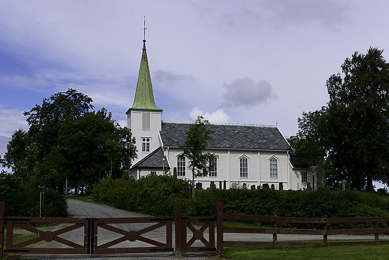 File:Tiller kirke.jpg