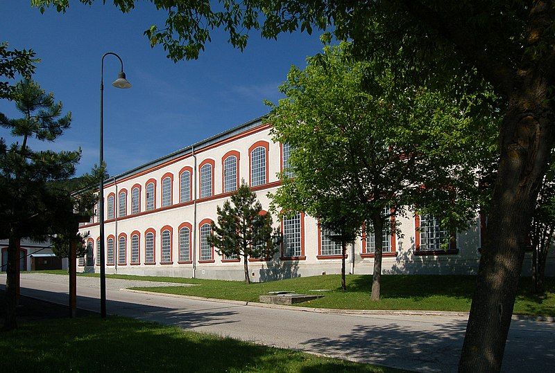 File:Tuchfabrik Pottenstein 2.jpg