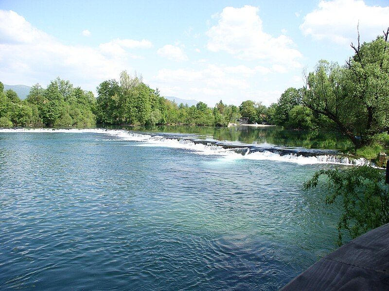 File:Una in Bihac.JPG