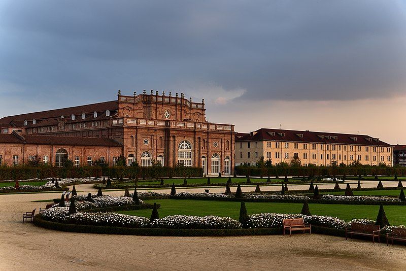 File:Venaria scuderie.jpg