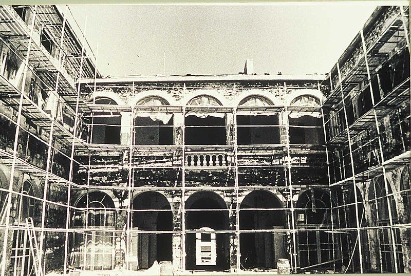 File:Yerushalmi Building 1989.jpg