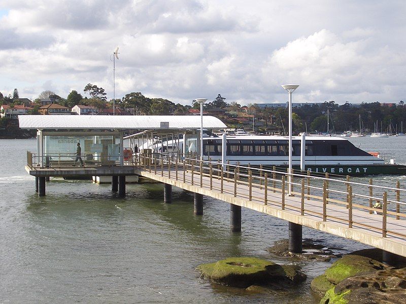 File:Cabarita wharf.JPG