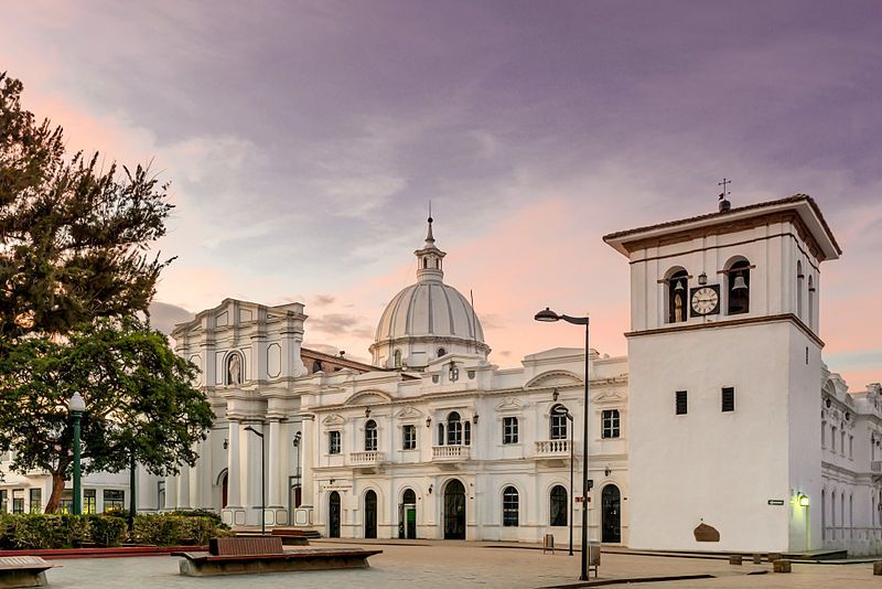 File:Catedral-Basílica-de-Nuestra-Señora-de-la-Asunción-de-Popayán-Colombia-1.jpg