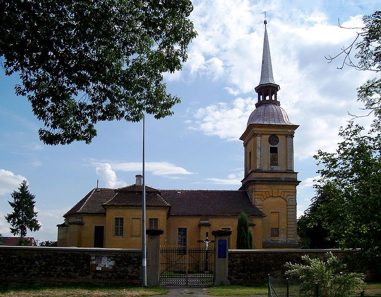 File:Church of Radomierzyce.jpg