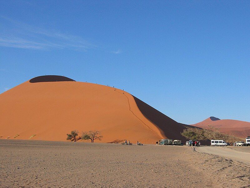 File:Düne 45 Sossusvlei.JPG